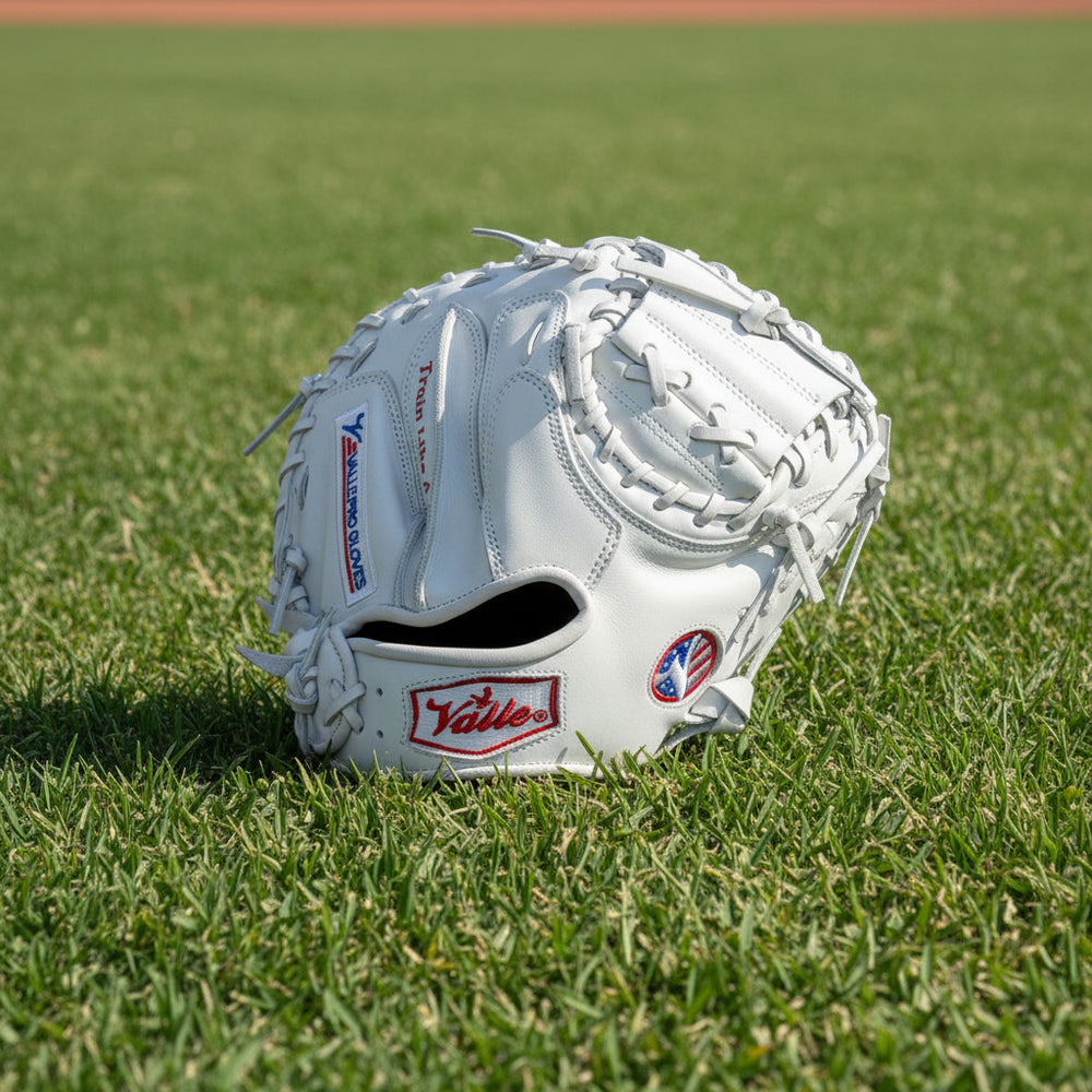 EAGLE PRO 27WT WEIGHTED MITT - in the grass